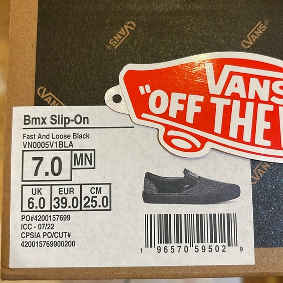 Vans Men’s Bmx Slip-On
Fast And Loose Black
VN0005V1BLA
Sneakers - Picture 16 of 16